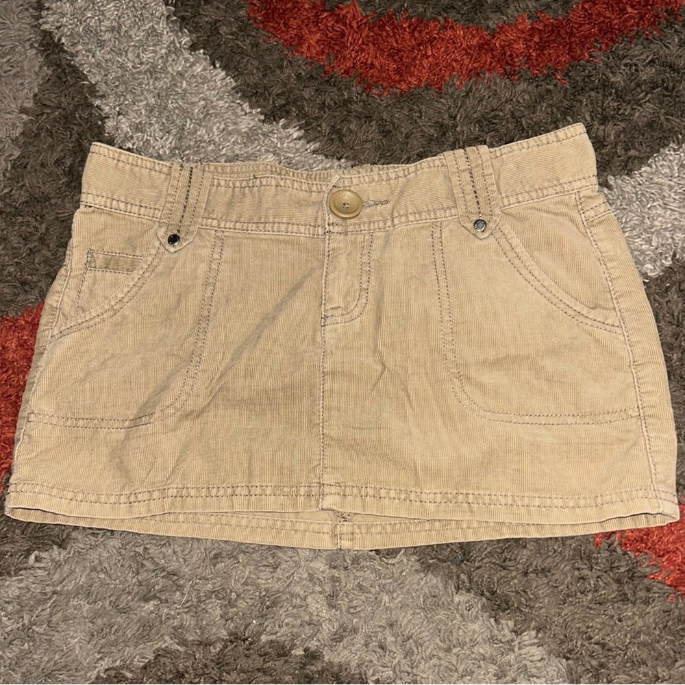 Mossimo Supply CO. Women’s Y2K 2000s tan mini skirt size 5